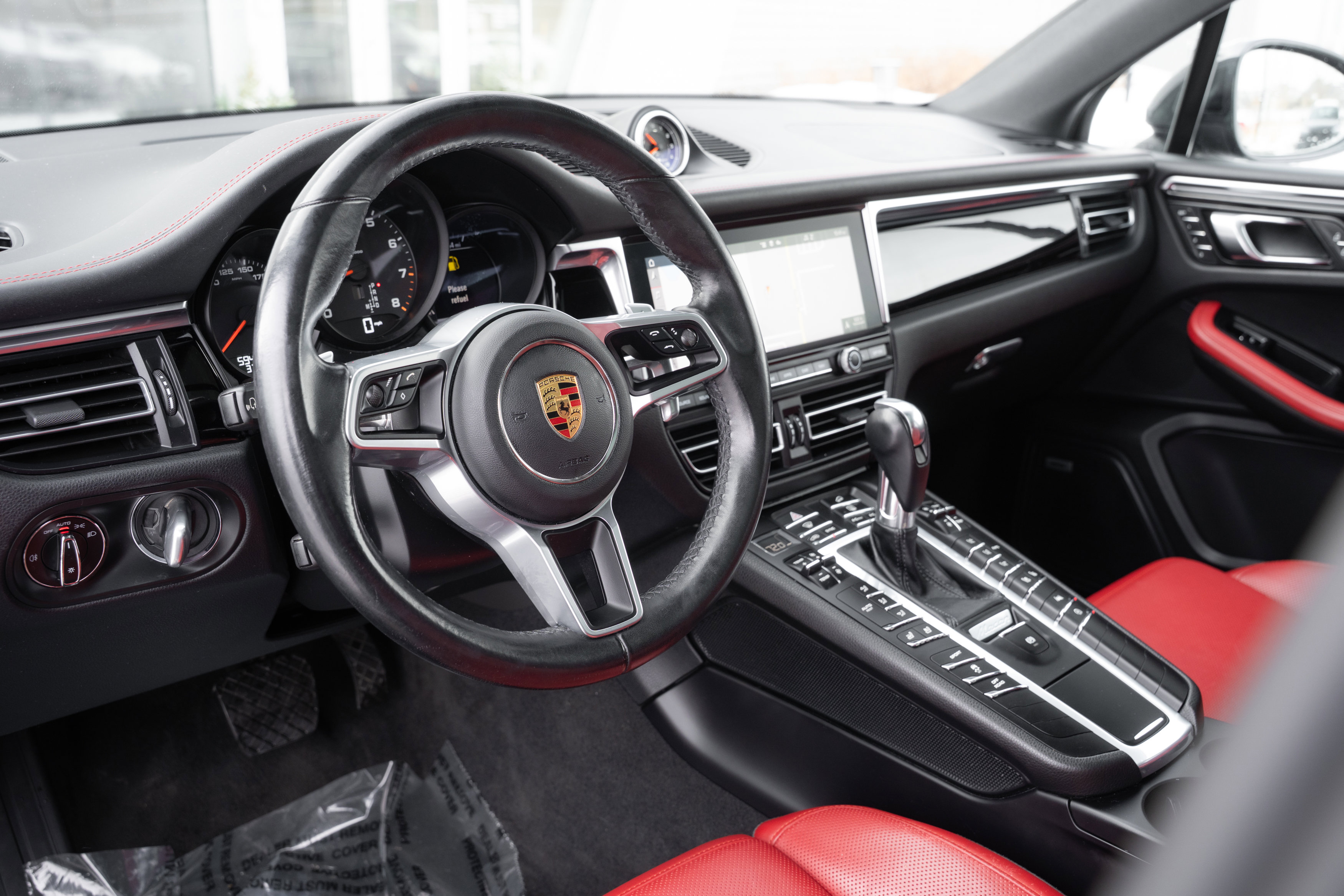 Used 2021 Porsche Macan image 10