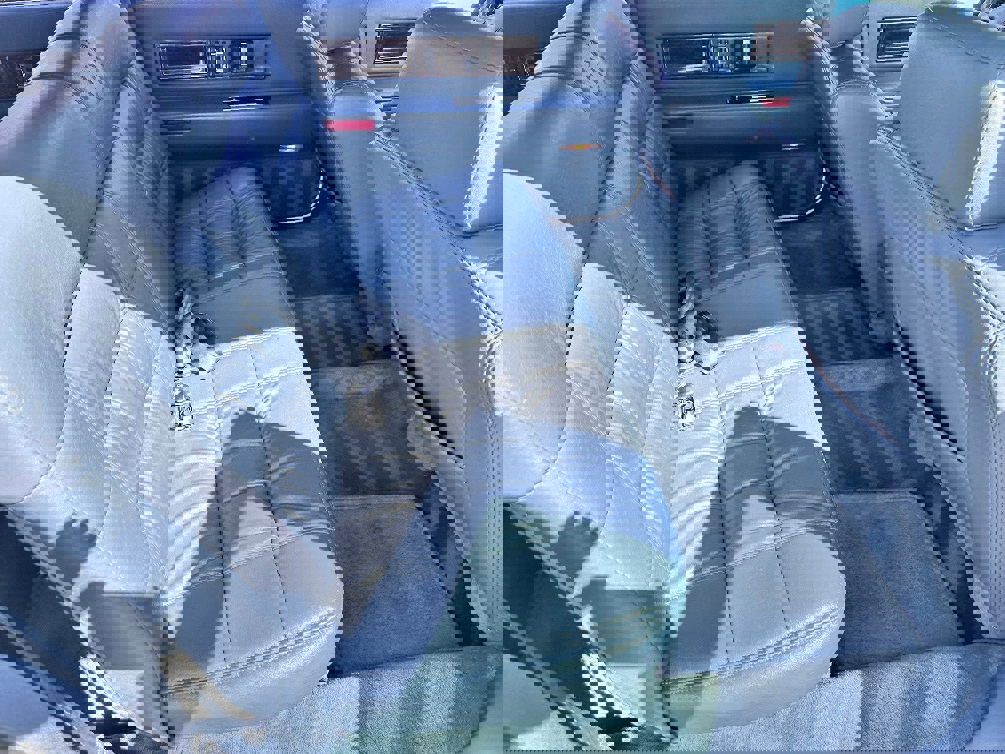 Used 1996 Cadillac Fleetwood Brougham image 10