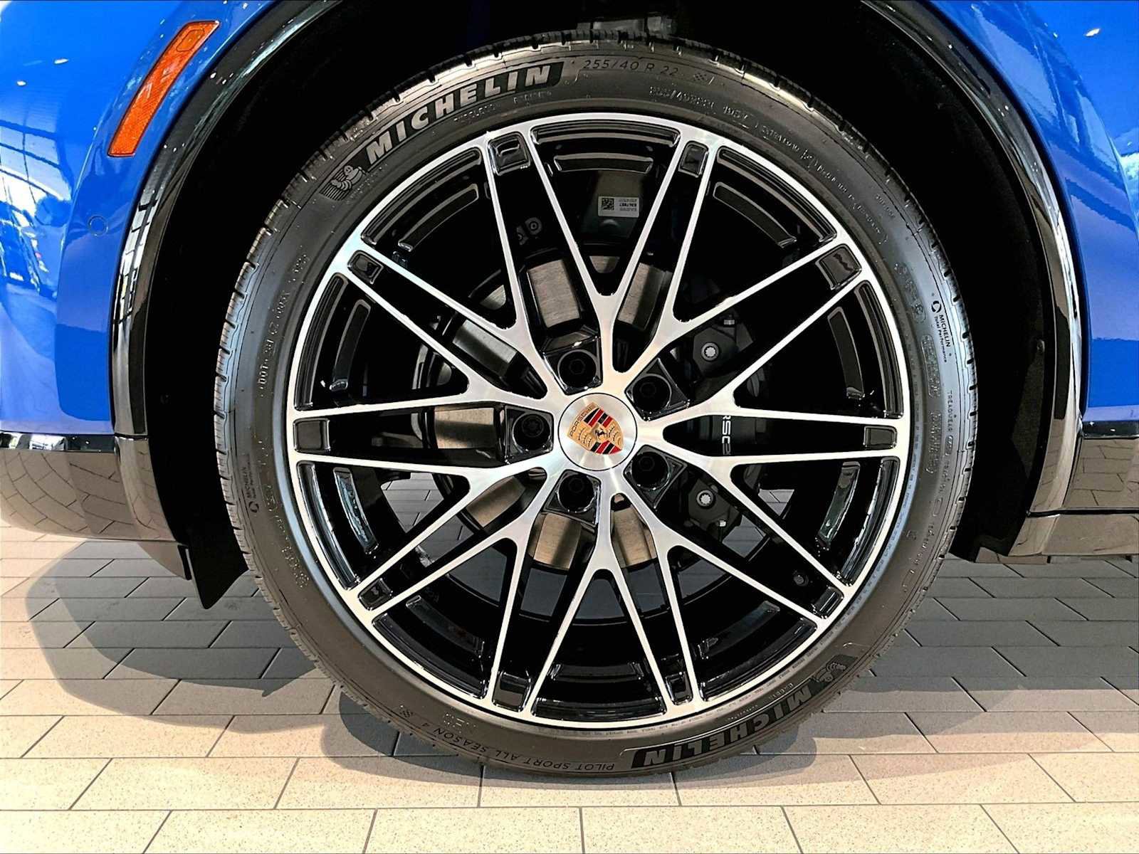 New 2026 Porsche Macan 4 Electric AWD/4WD image 11