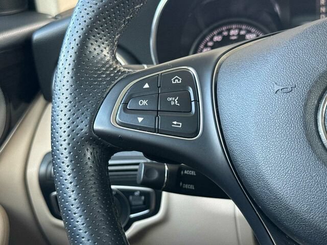 Used 2019 Mercedes-Benz GLC 300 4MATIC image 29