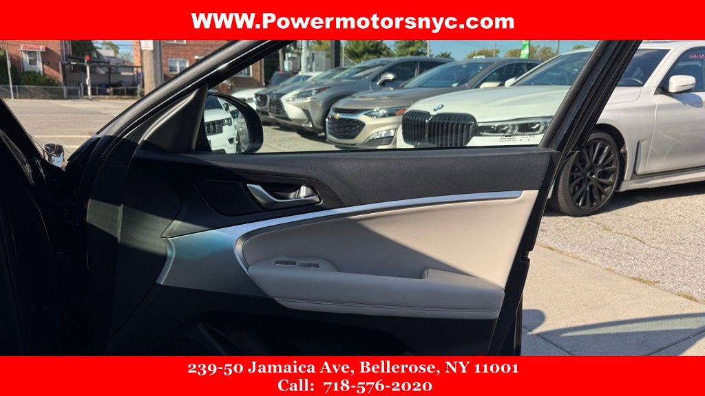 Used 2023 Genesis G70 2.0T image 11