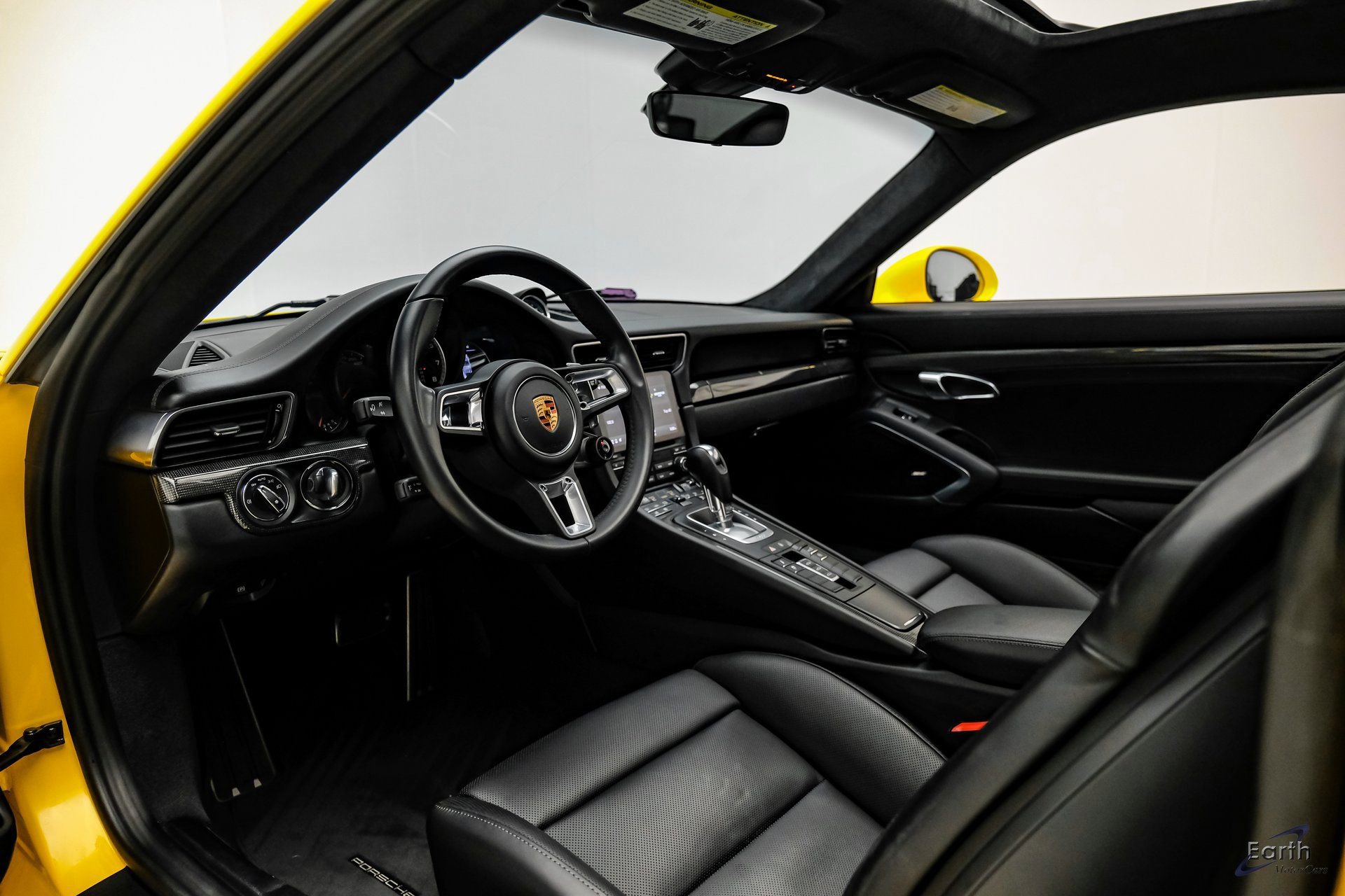 Used 2018 Porsche 911 Turbo S image 39