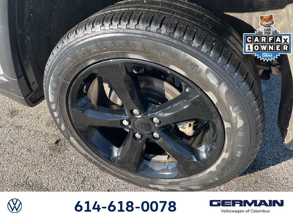 Used 2024 Jeep Grand Cherokee Limited w/ Black Appearance Package image 17