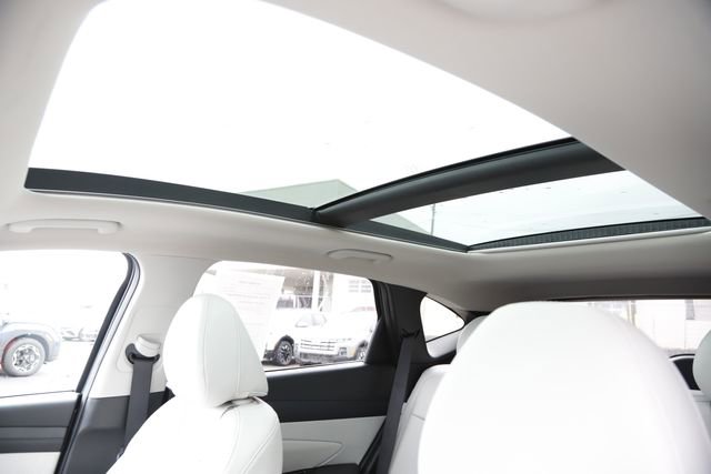 Certified 2025 Hyundai Tucson Limited image 16