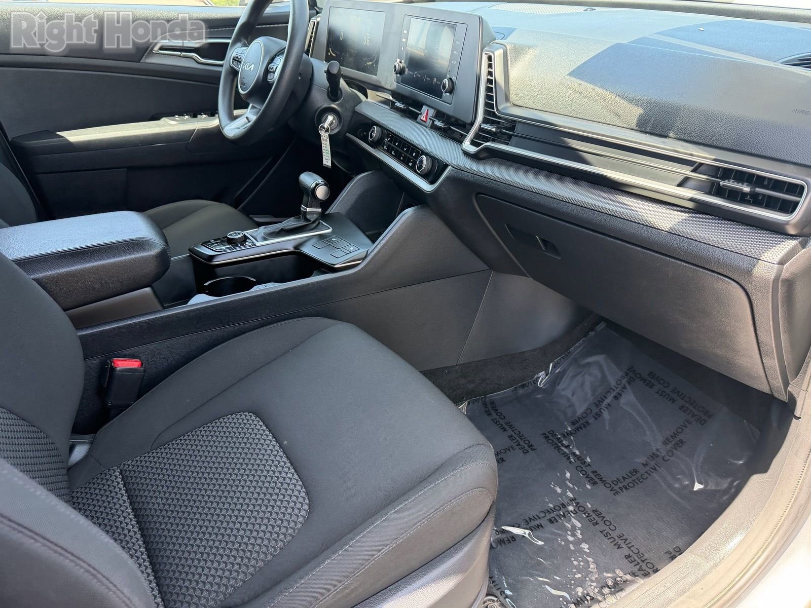 Used 2024 Kia Sportage LX AWD/4WD image 14