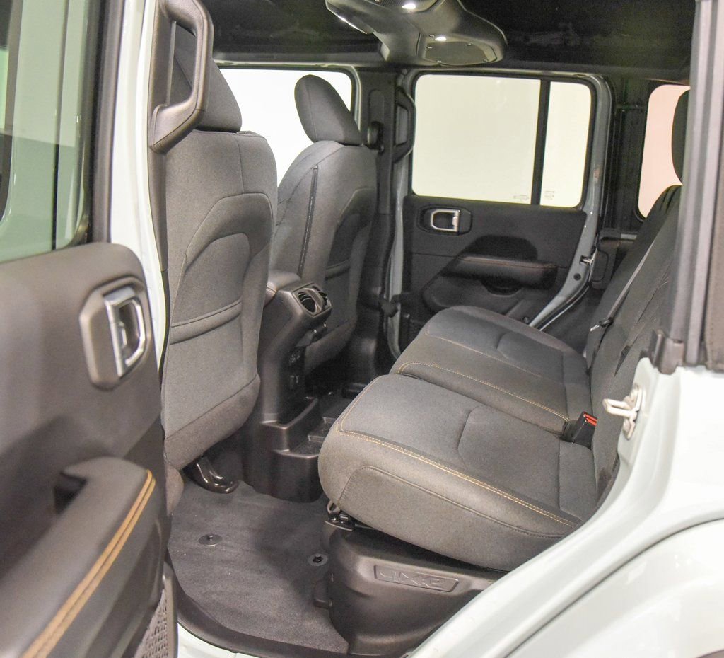 Used 2024 Jeep Wrangler Unlimited Sahara w/ Technology Group image 4