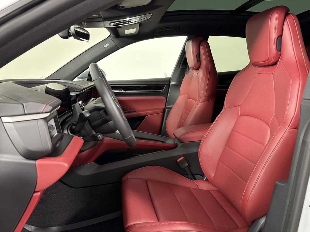 New 2026 Porsche Macan 4 Electric AWD/4WD image 5