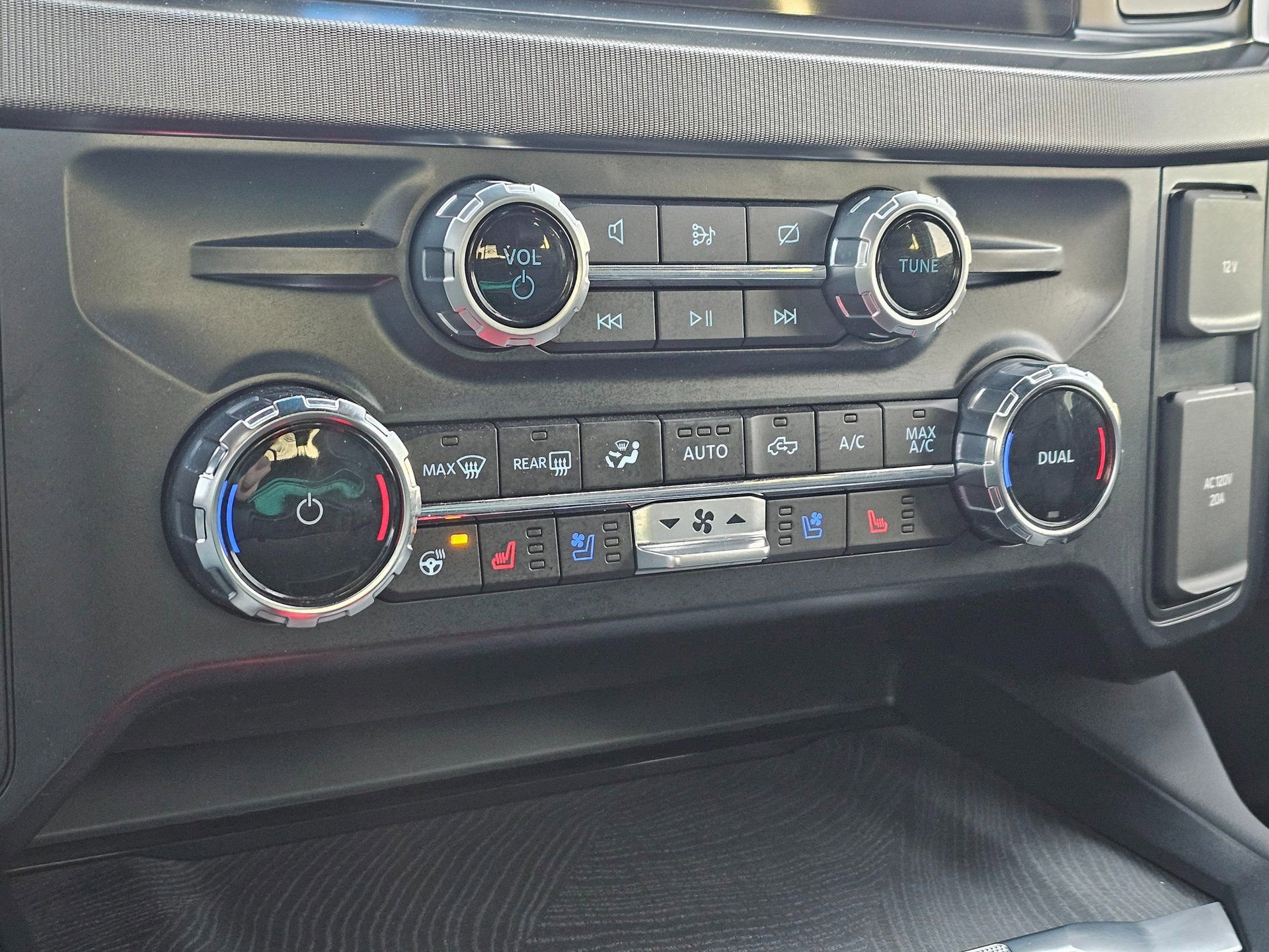 Used 2024 Ford F450 Platinum AWD/4WD image 51