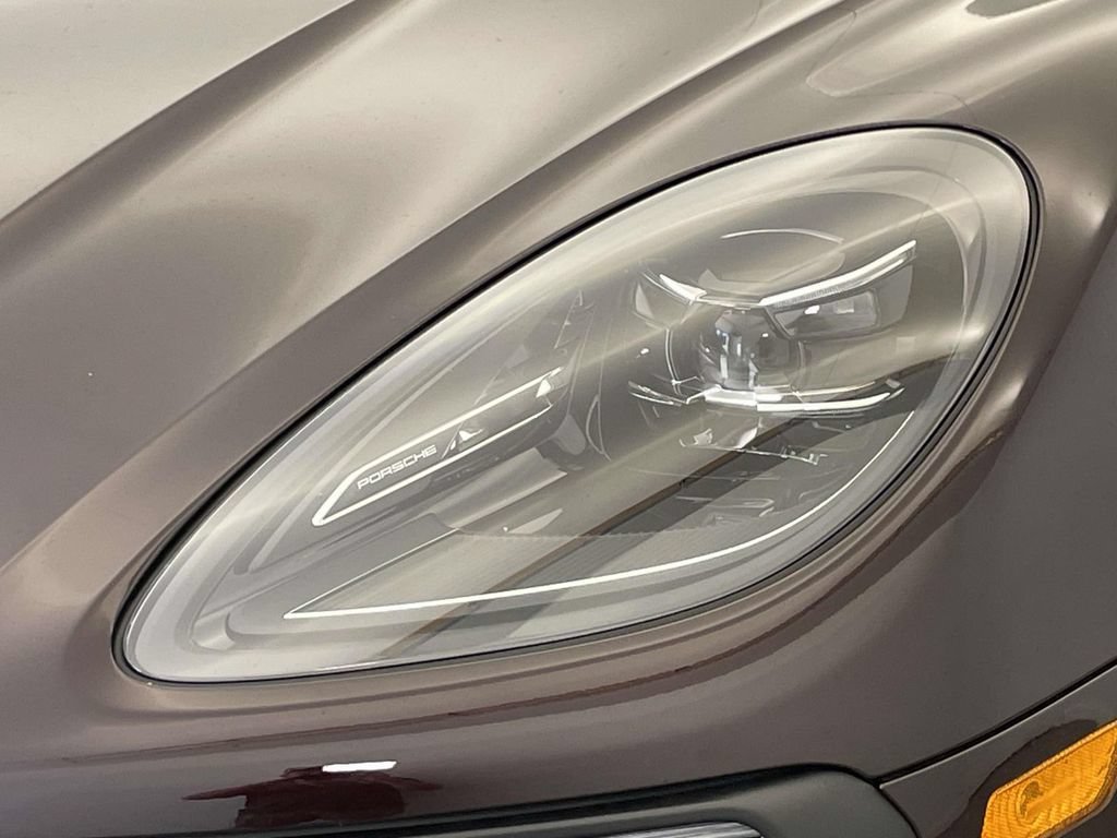 New 2026 Porsche Macan AWD/4WD image 15