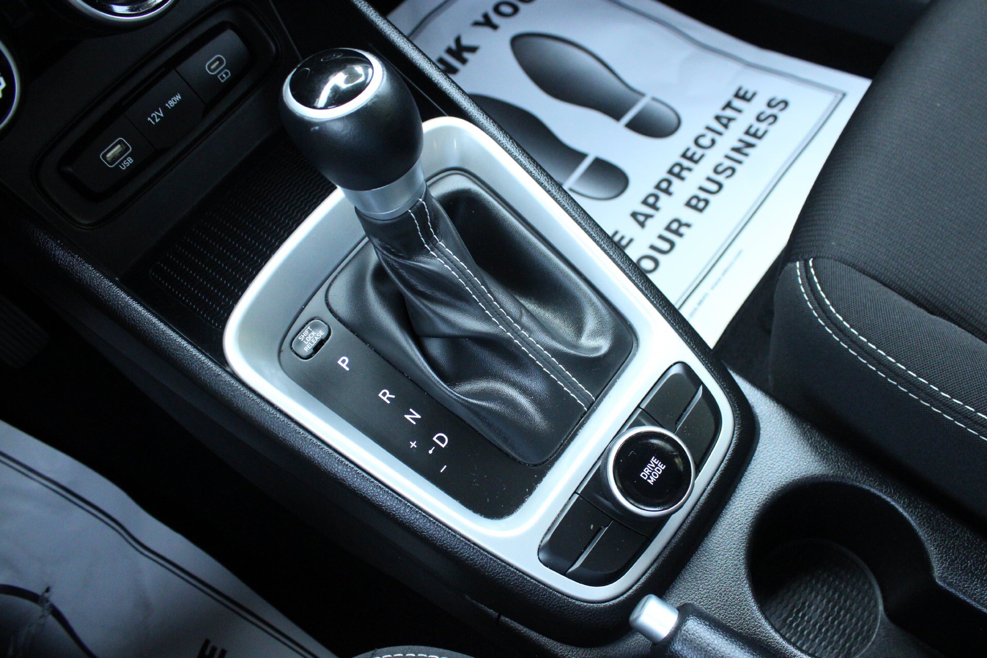 Used 2025 Hyundai Venue SEL FWD image 39