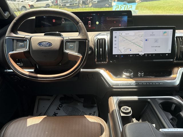 Used 2025 Ford Expedition King Ranch AWD/4WD image 5