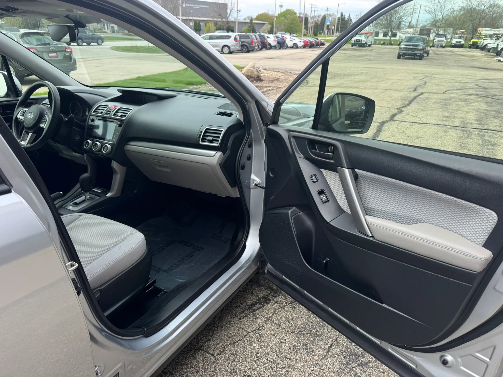 Used 2018 Subaru Forester 2.5i Premium w/ Popular Package #3A AWD/4WD image 12