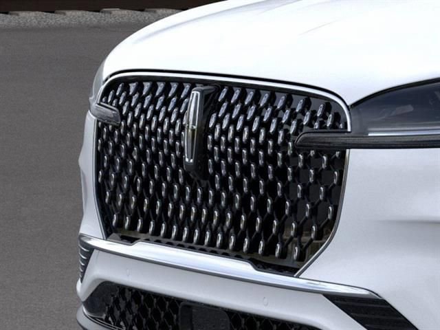 New 2026 Lincoln Aviator AWD image 17