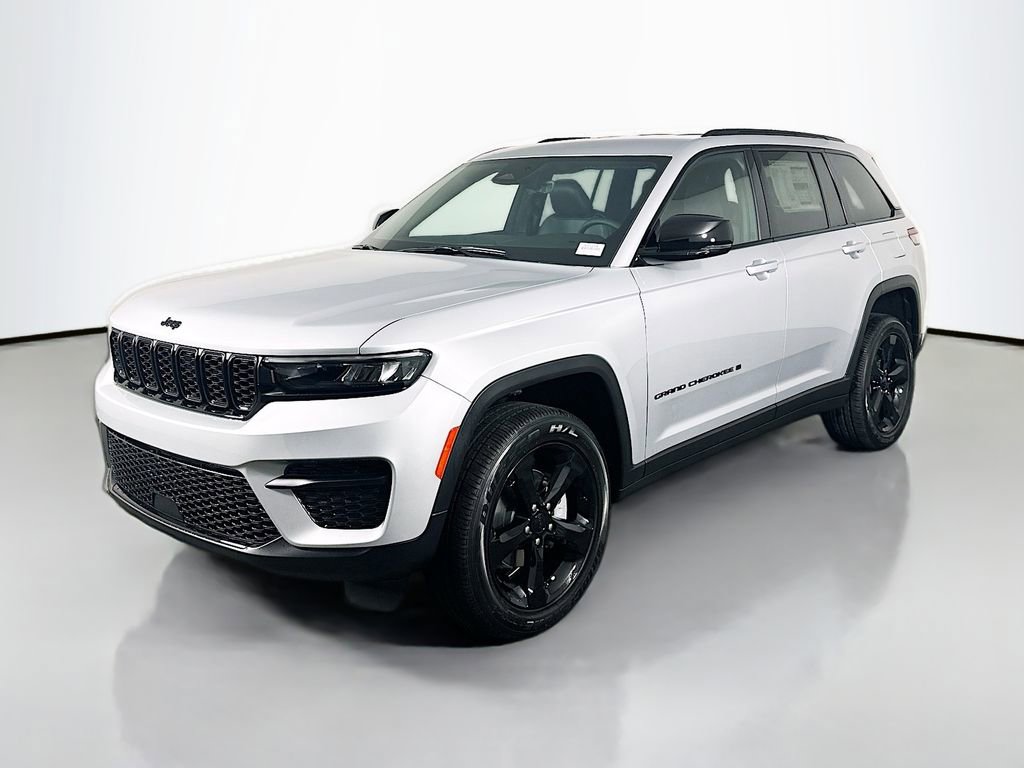New 2025 Jeep Grand Cherokee Altitude image 3