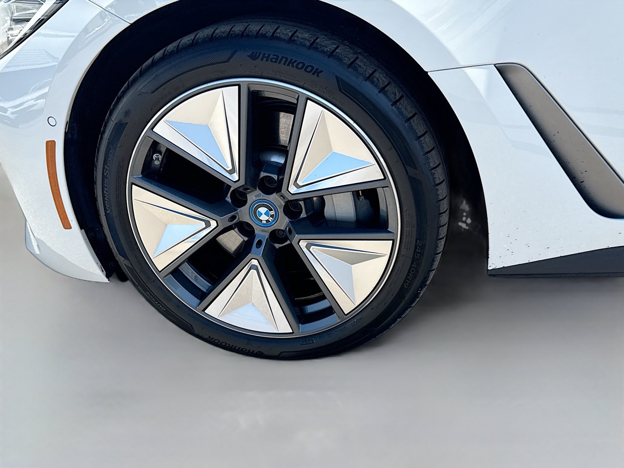 Used 2023 BMW i4 eDrive35 w/ Premium Package RWD image 42