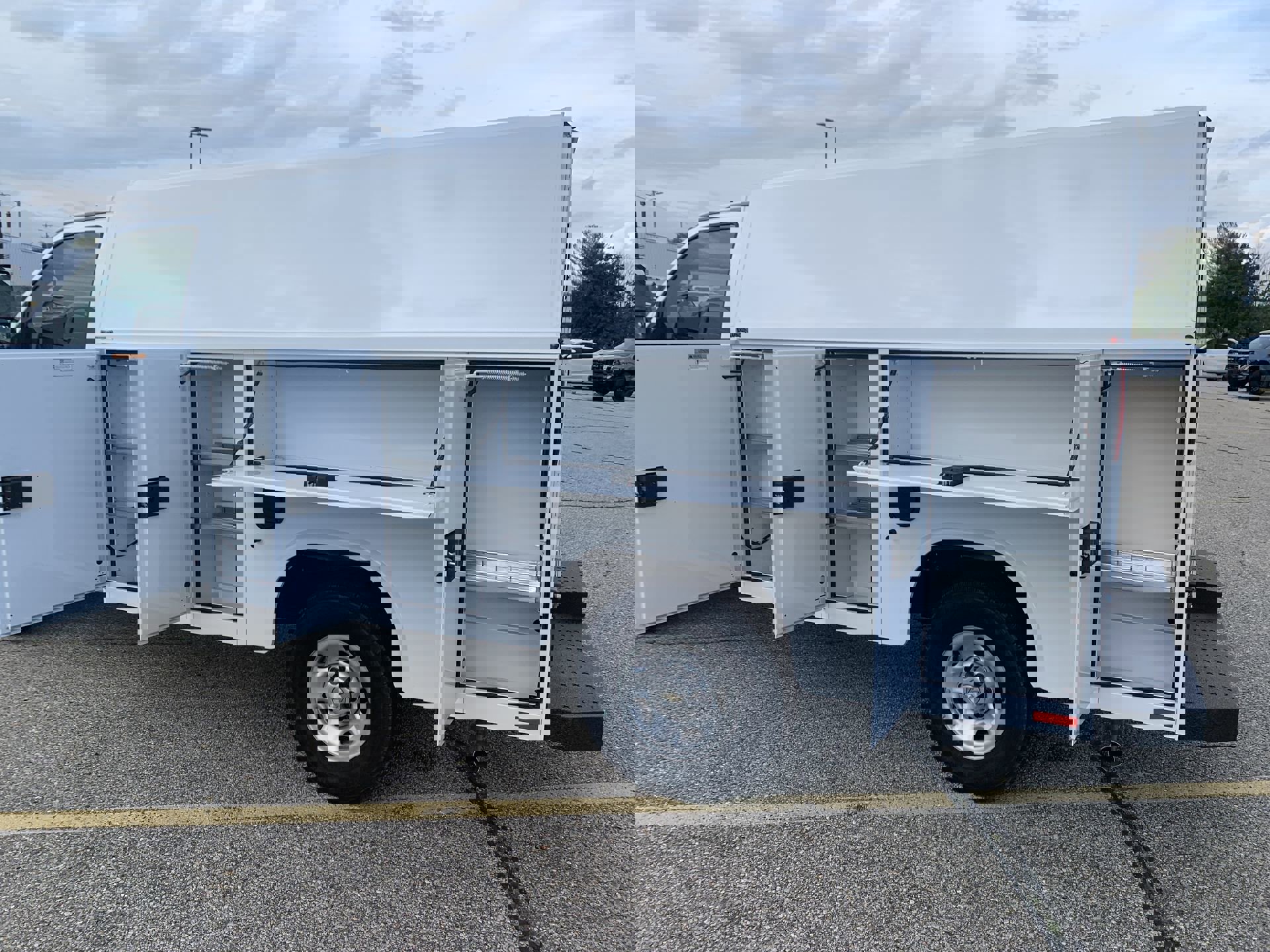 New 2025 GMC Savana 3500 w/ Power Convenience Package image 40