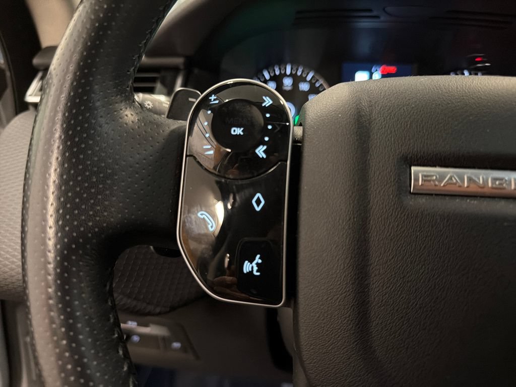 Used 2018 Land Rover Range Rover Velar S AWD/4WD image 14