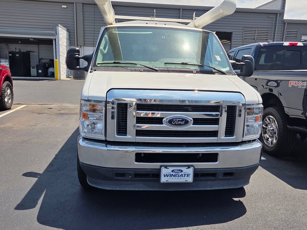 Used 2021 Ford E-350 and Econoline 350 Super Duty w/ Power Windows & Locks Group RWD image 3
