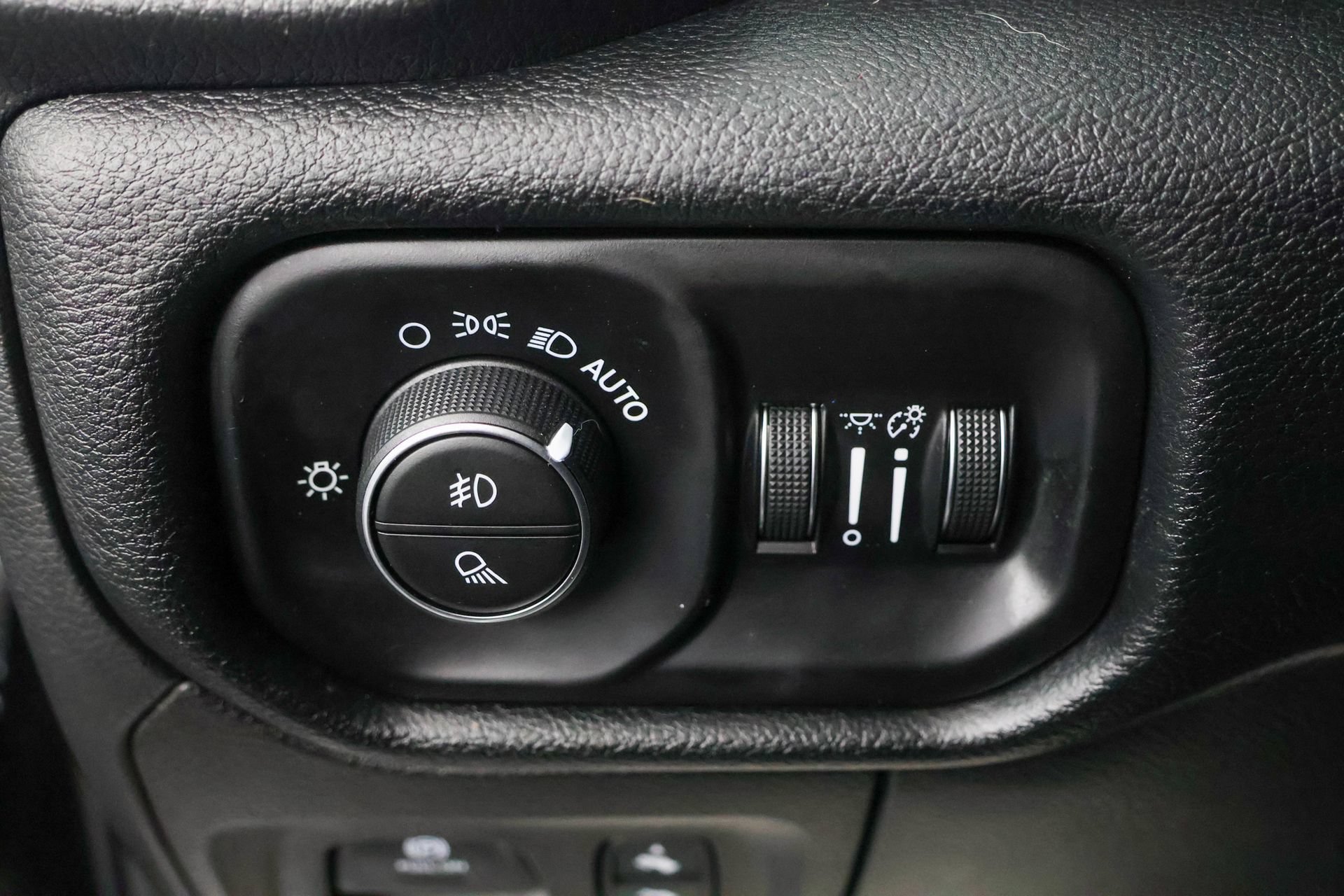 Used 2022 RAM 1500 Laramie AWD/4WD image 19