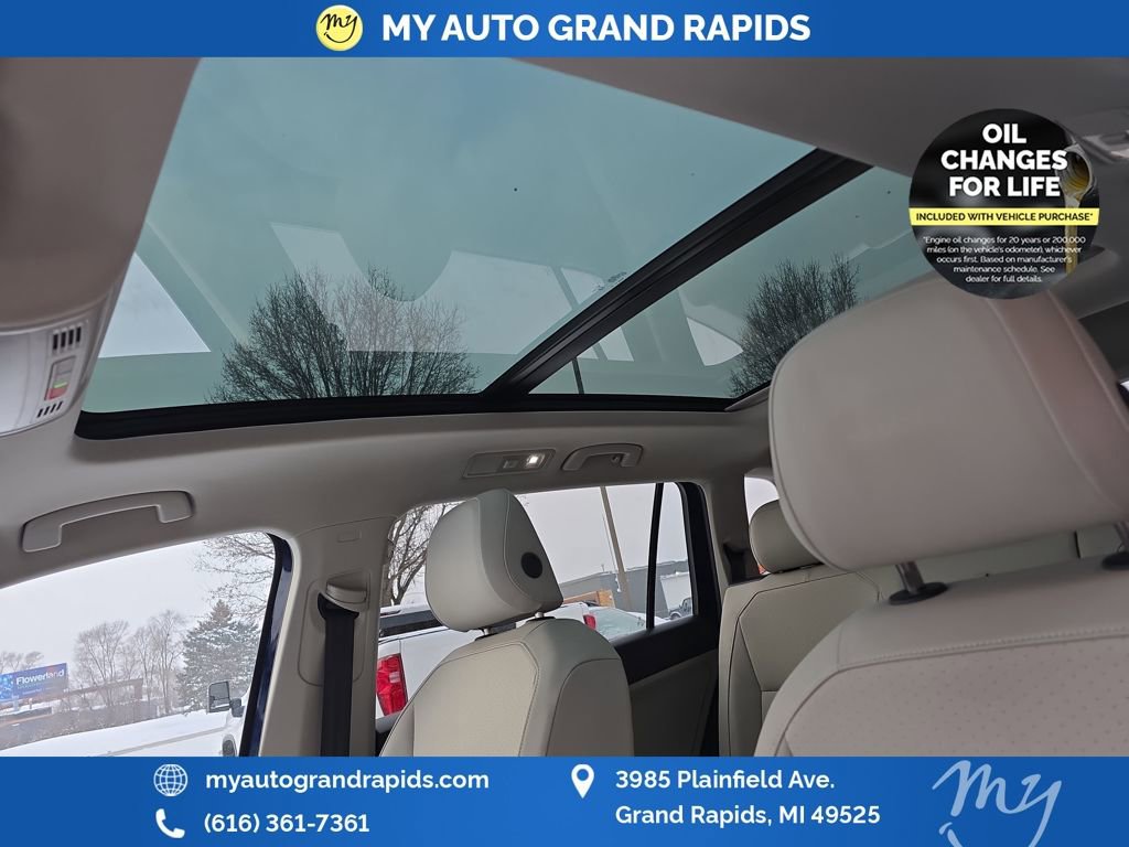 Used 2023 Volkswagen Tiguan SE w/ Panoramic Sunroof Package image 23