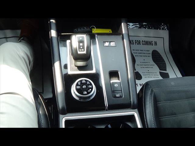 Used 2023 Mitsubishi Outlander SE AWD/4WD image 24