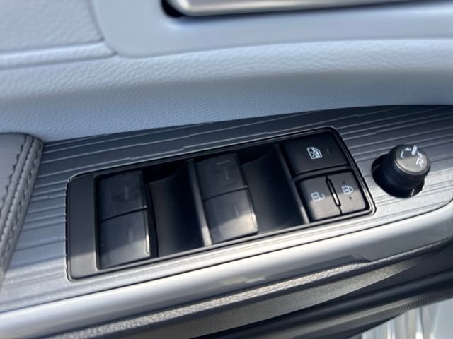 New 2026 Toyota Sienna XLE FWD image 19