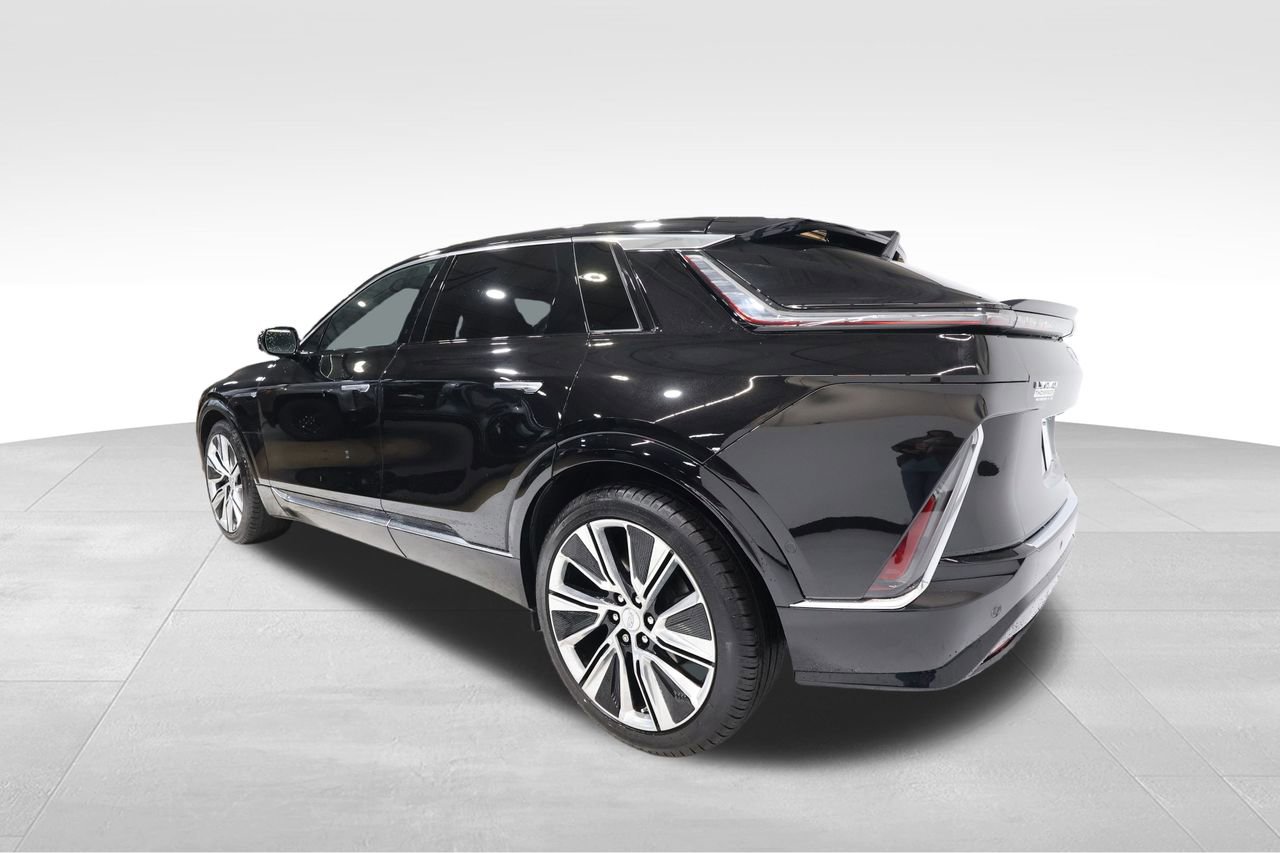 Certified 2024 Cadillac Lyriq Luxury w/ LPO, Floor Liner Package image 2