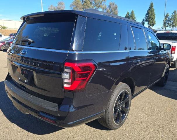 Certified 2022 Ford Expedition Limited image 3