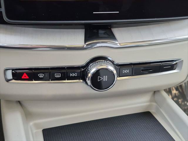 Used 2026 Volvo XC60 T8 Ultra w/ Protection Package Premier AWD/4WD image 18