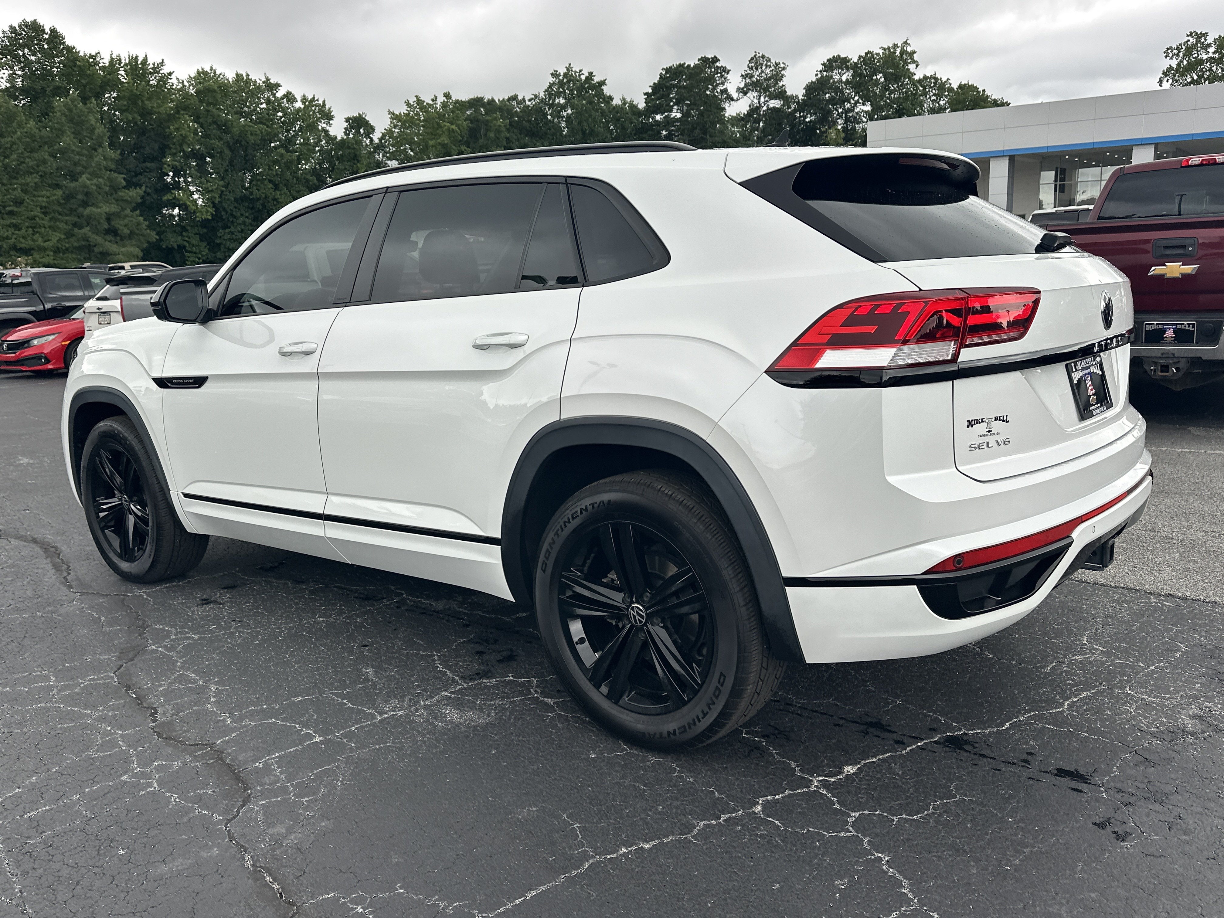 Used 2023 Volkswagen Atlas Cross Sport SEL R-Line AWD/4WD image 6