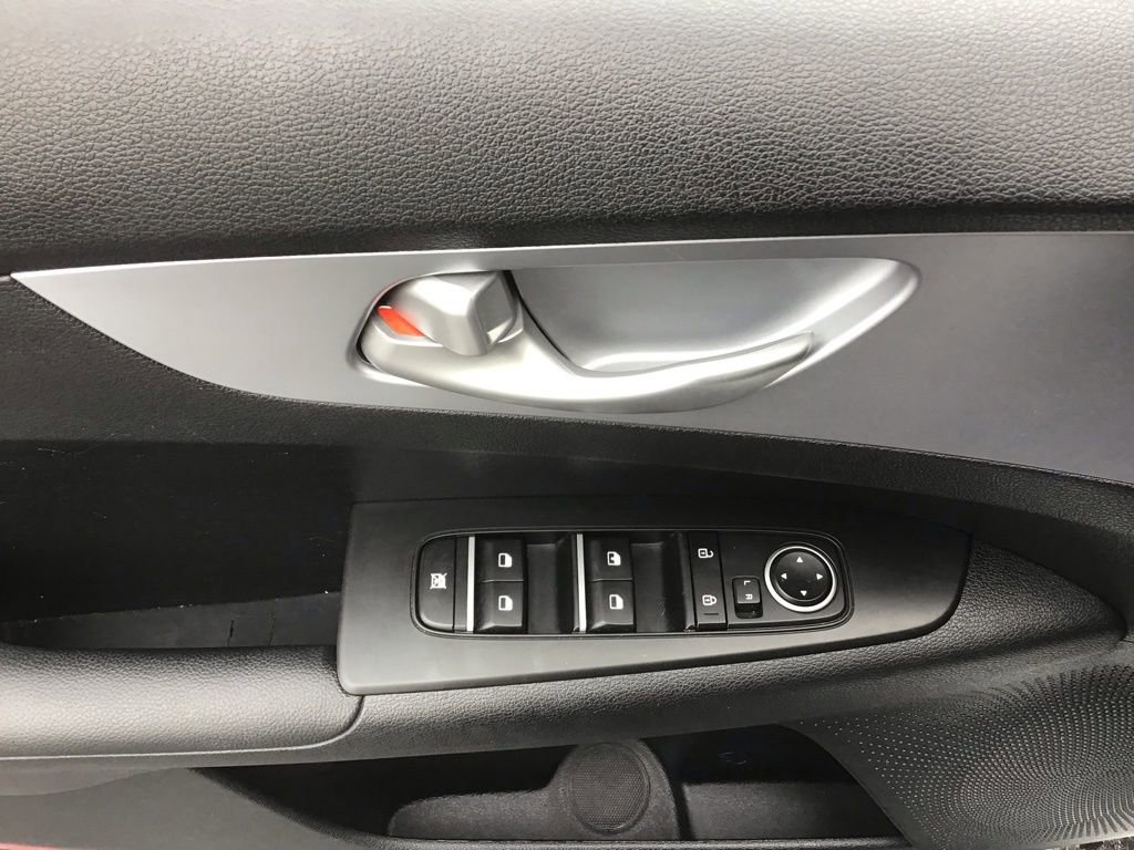 Used 2024 Kia Forte LXS FWD image 9