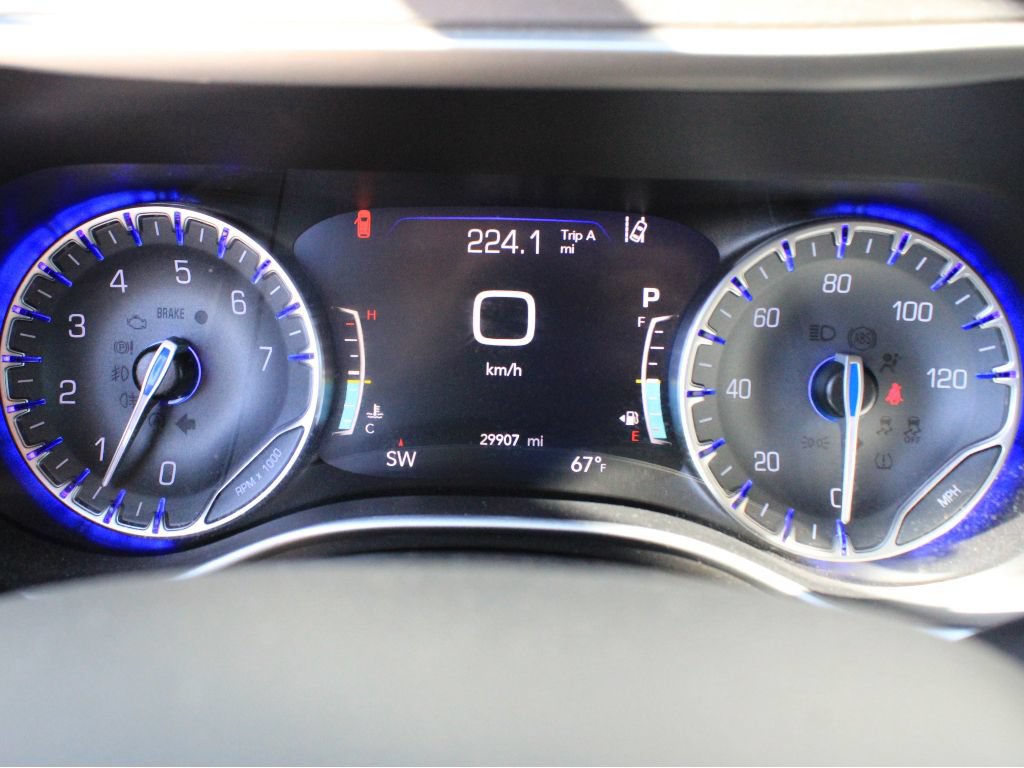 Certified 2021 Chrysler Pacifica Touring-L w/ Premium & Safety Sphere Group FWD image 18