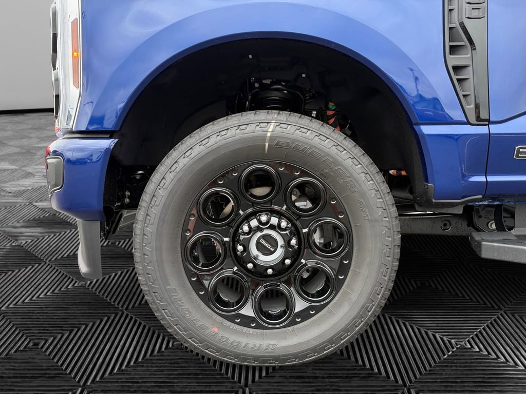 New 2026 Ford F250 Lariat w/ Black Appearance Package image 9