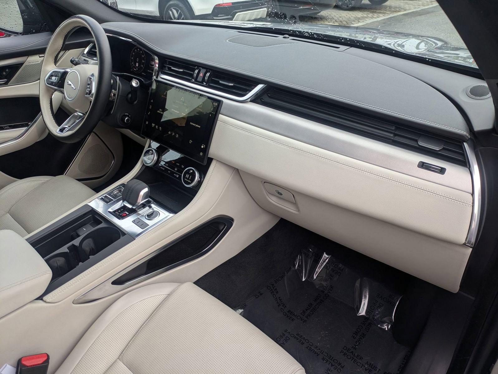 Used 2024 Jaguar F-PACE R-Dynamic S image 23