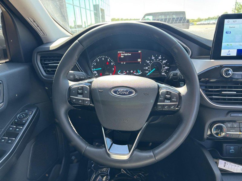 Used 2022 Ford Escape SEL FWD image 16
