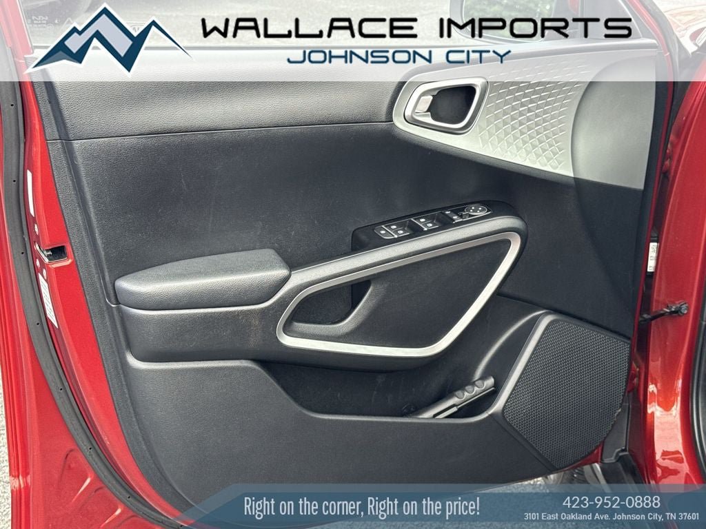 Used 2022 Kia Soul LX w/ Technology Package FWD image 12