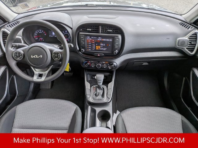 Used 2022 Kia Soul LX FWD image 13
