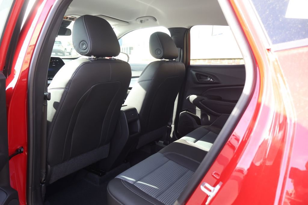 New 2026 Chevrolet Trax LT w/ Driver Confidence Package FWD image 36