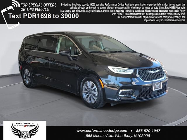 Used 2023 Chrysler Pacifica Touring-L