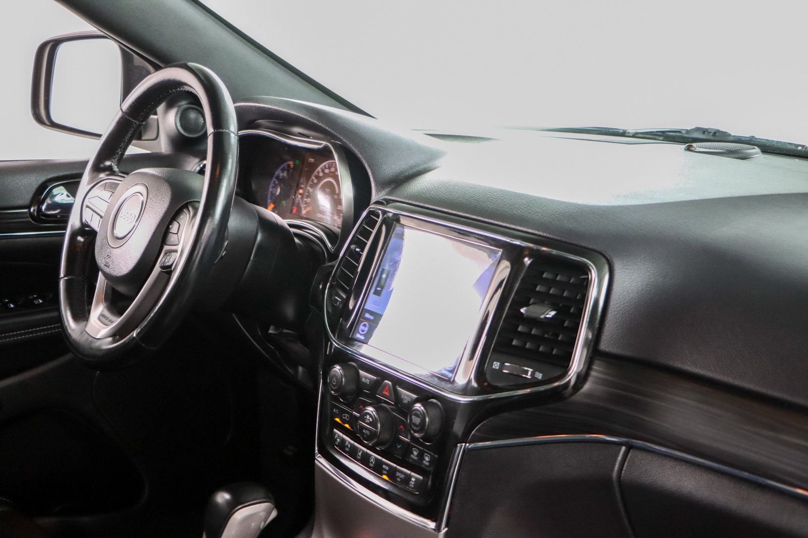 Used 2021 Jeep Grand Cherokee Limited w/ Quick Order Package 28K 80th RWD image 26