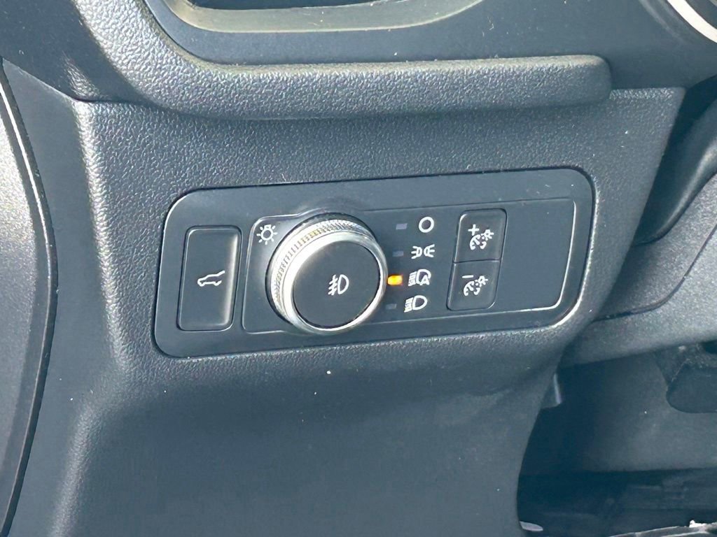 Certified 2021 Ford Escape SEL FWD image 35