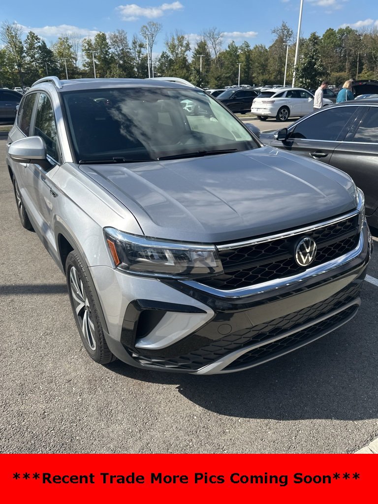 Used 2023 Volkswagen Taos SE w/ Panoramic Sunroof Package