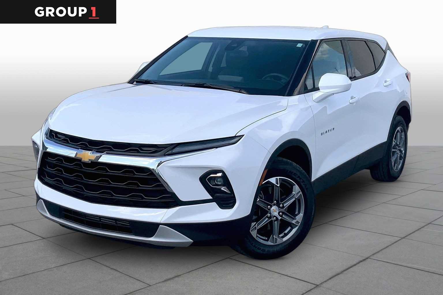 Used 2023 Chevrolet Blazer LT FWD image 1