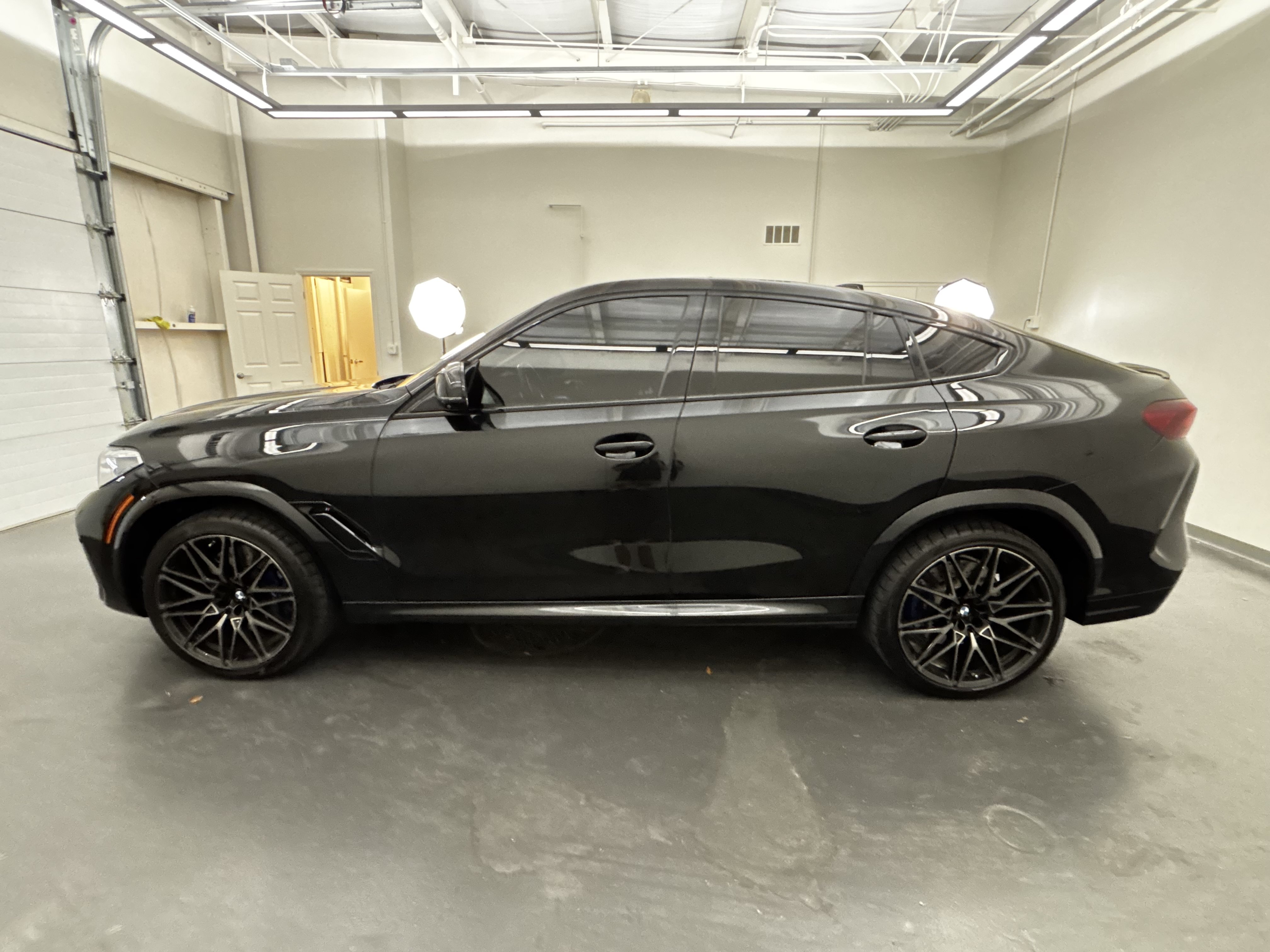 Used 2021 BMW X6 M w/ Competition Package AWD/4WD image 5
