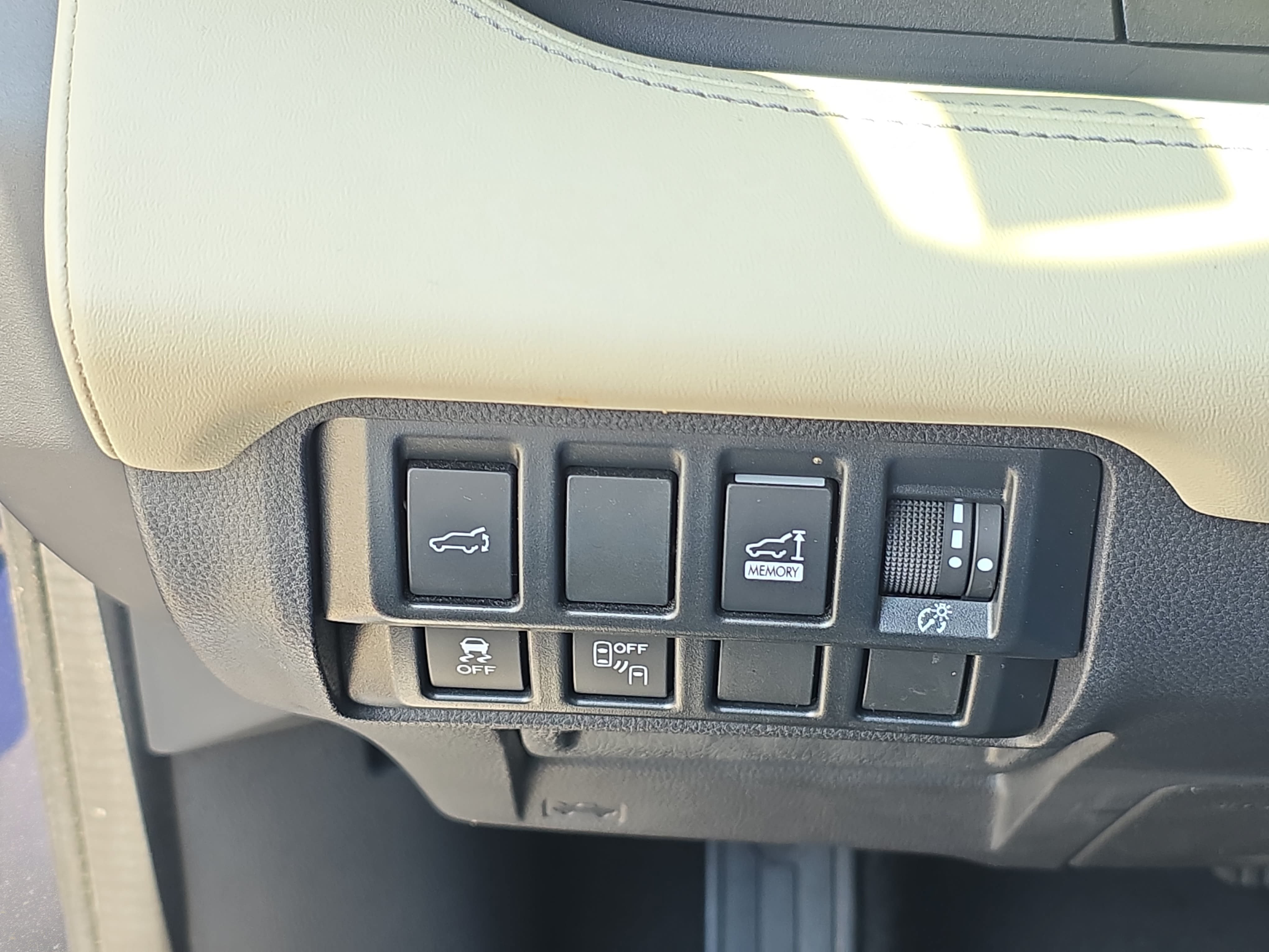 Used 2019 Subaru Ascent Limited AWD/4WD image 30