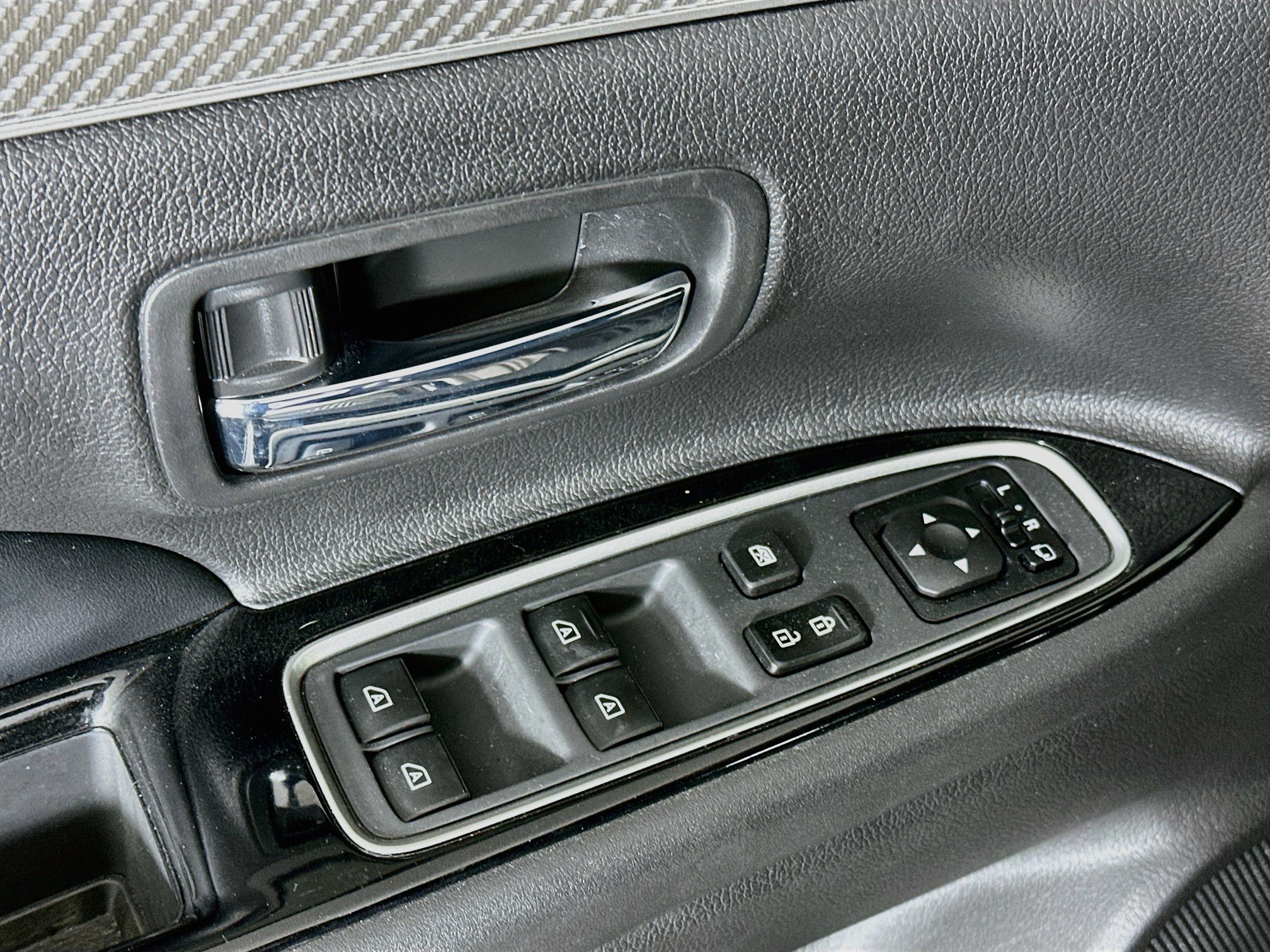 Used 2019 Mitsubishi Outlander GT AWD/4WD image 15
