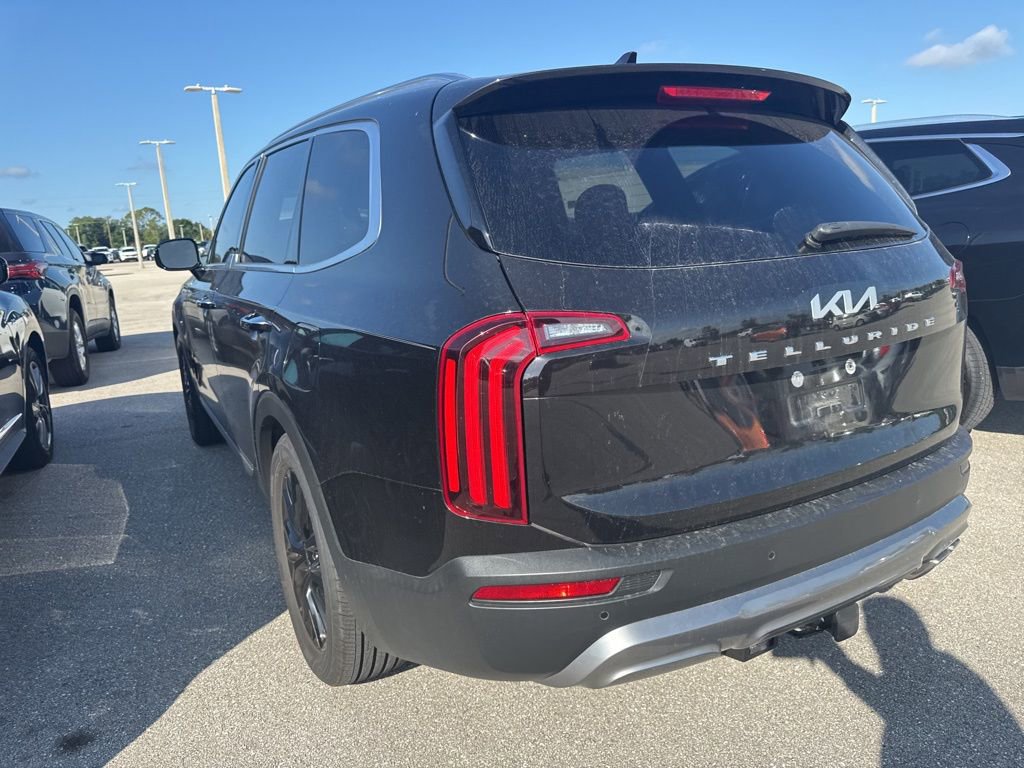 Certified 2022 Kia Telluride SX w/ Towing Package FWD image 7