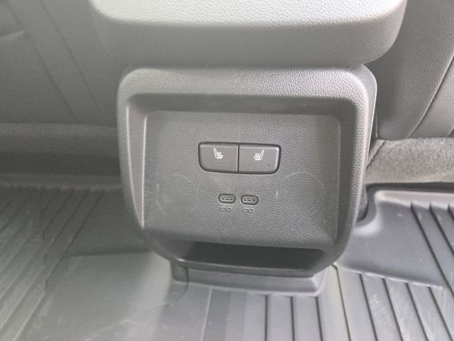 New 2025 Chevrolet Equinox EV RS w/ Convenience Package II FWD image 16