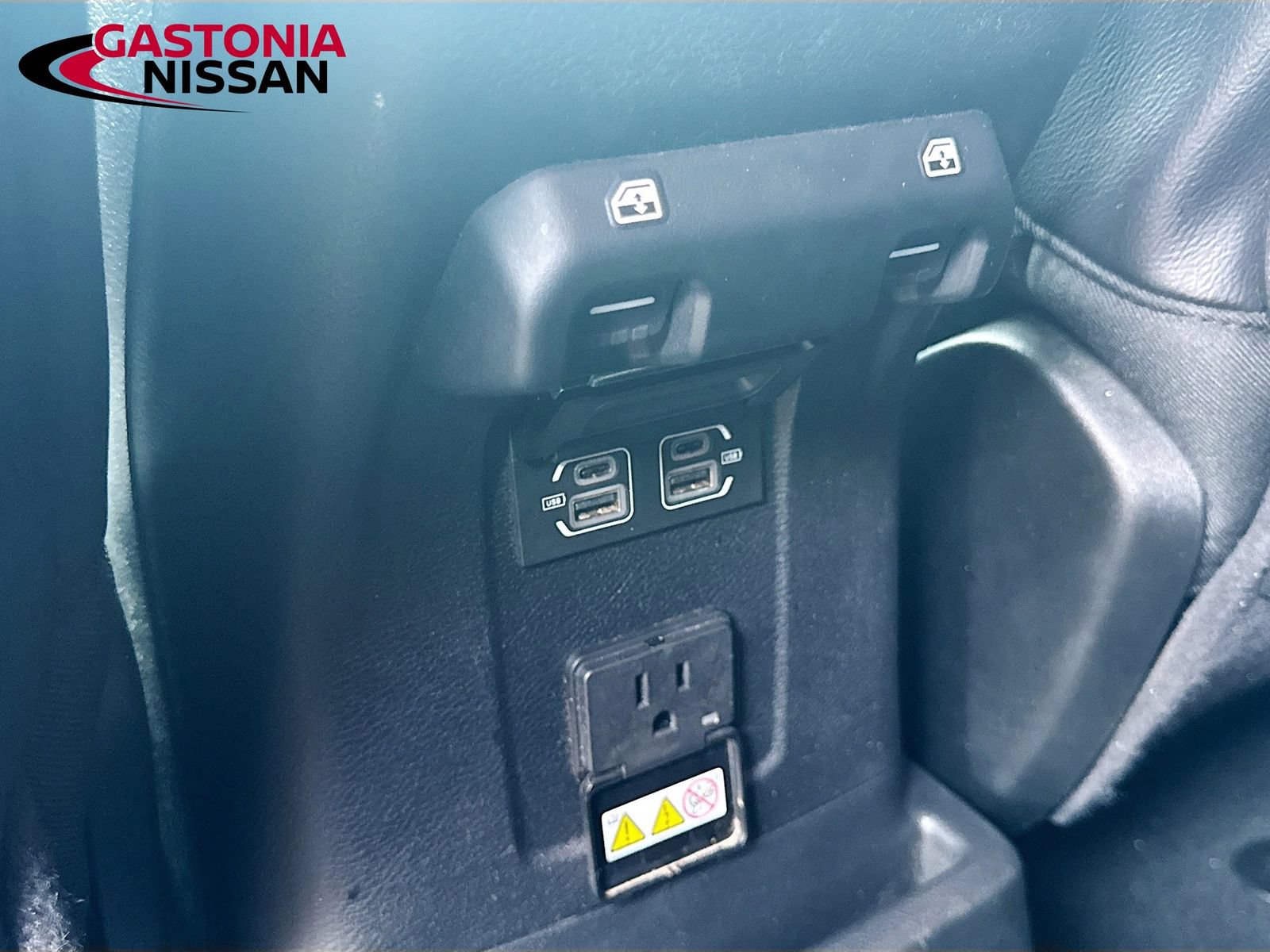Used 2021 Jeep Wrangler Unlimited Rubicon w/ Dual Top Group AWD/4WD image 33