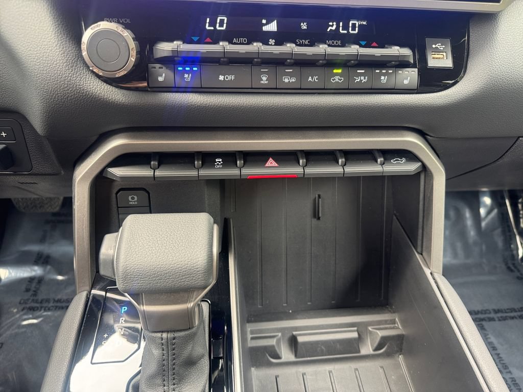 Used 2026 Toyota Tundra Limited AWD/4WD image 24